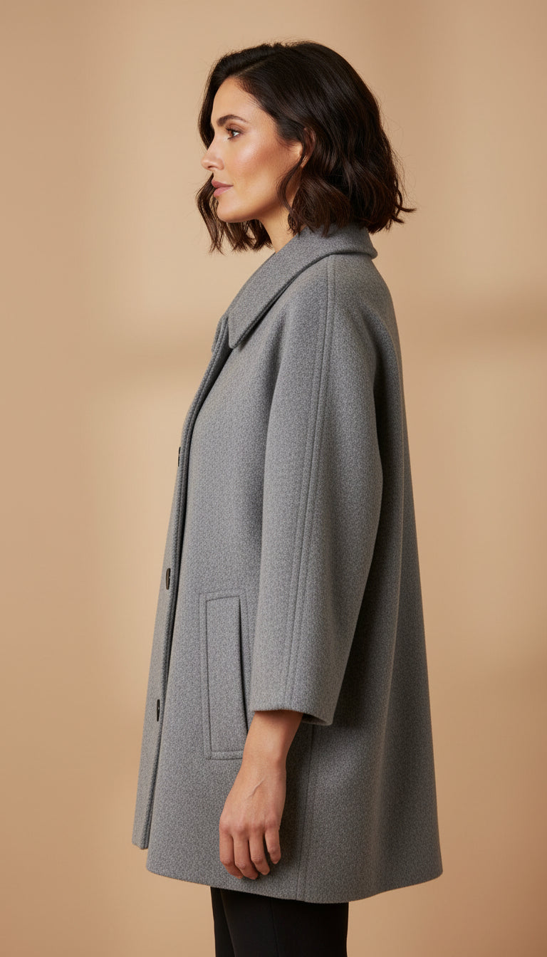 Matilde | Casaco Curto Trespassado – Elegância e Conforto Intemporal