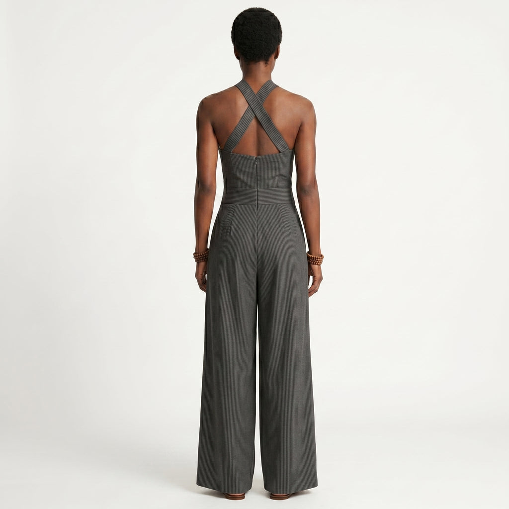 Madalena - Macacão Texturizado Decote Halter Cruzado